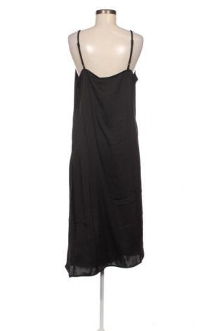 Kleid Ichi, Größe M, Farbe Schwarz, Preis 7,36 €