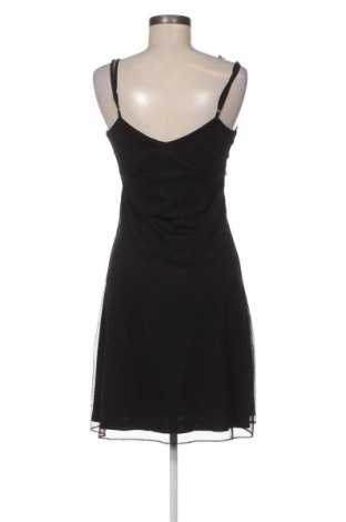 Kleid Jennifer Taylor, Größe M, Farbe Schwarz, Preis 27,67 €