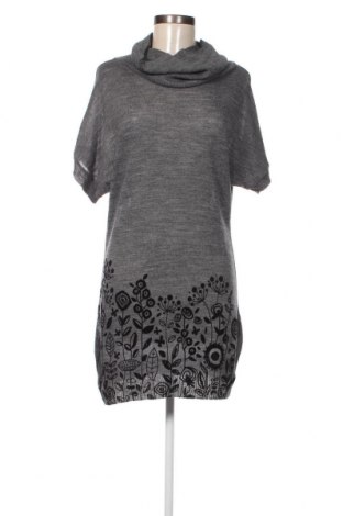 Kleid Motive, Größe S, Farbe Grau, Preis 2,49 €
