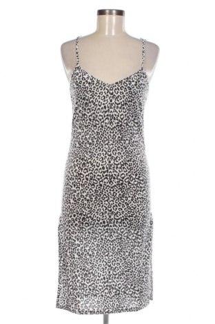Kleid Pretty Little Thing, Größe XS, Farbe Weiß, Preis 7,59 €