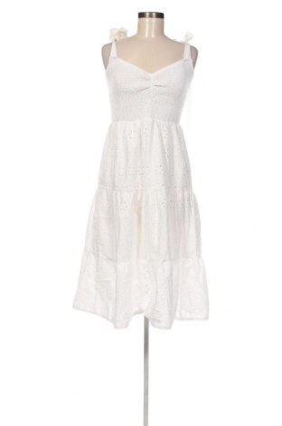 Kleid Trendyol, Größe L, Farbe Weiß, Preis 22,08 €