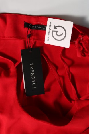 Šaty  Trendyol, Velikost M, Barva Červená, Cena  287,00 Kč