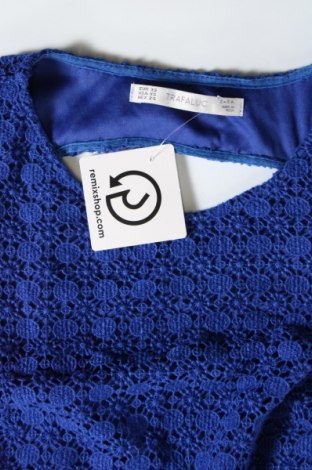 Kleid Zara Trafaluc, Größe XS, Farbe Blau, Preis 11,21 €