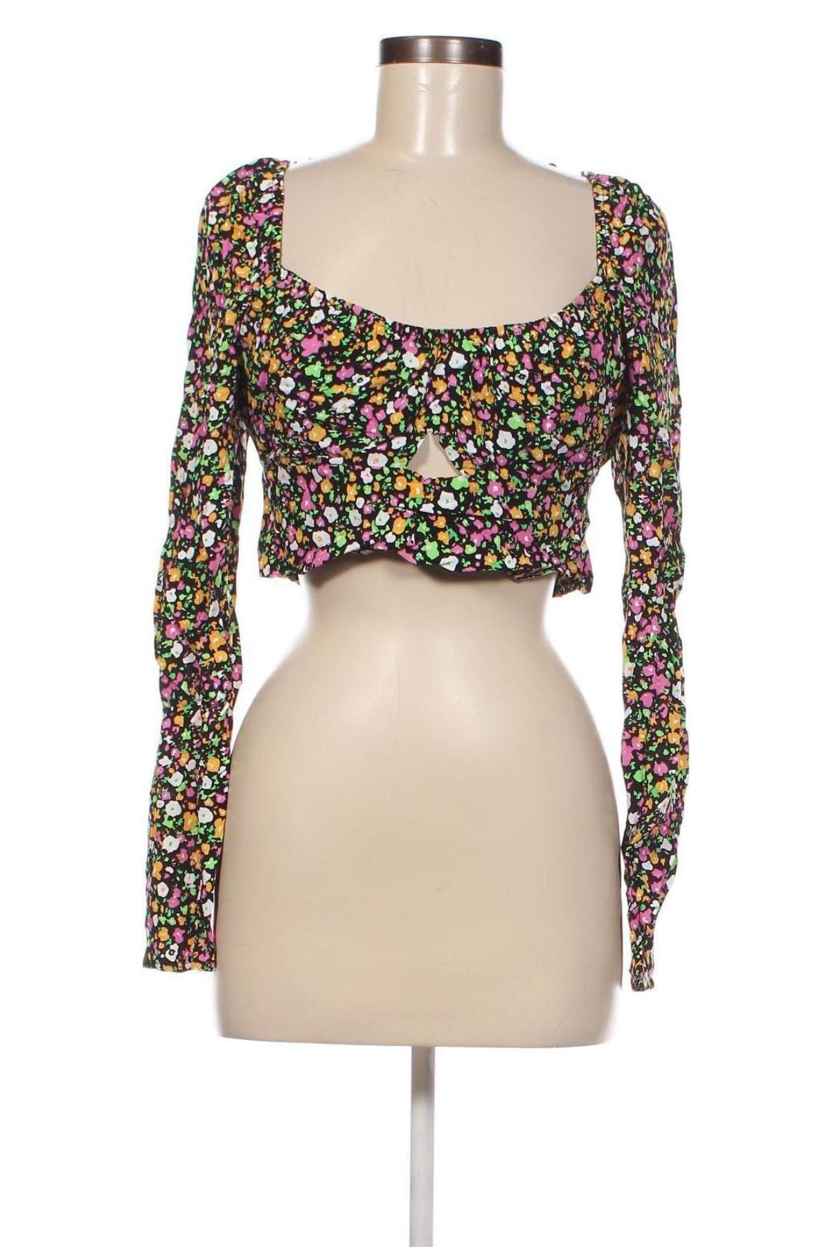 Γυναικεία μπλούζα Bershka, Μέγεθος L, Χρώμα Πολύχρωμο, Τιμή 2,70 €