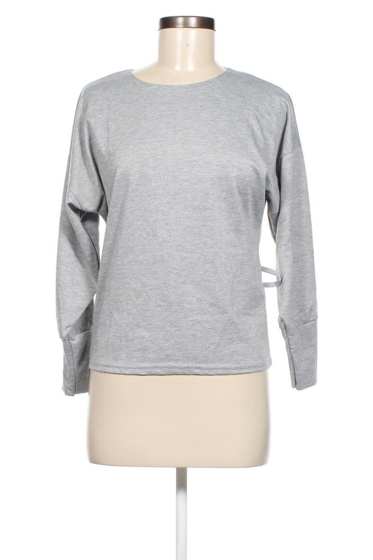 Γυναικεία μπλούζα Femme Luxe, Μέγεθος S, Χρώμα Γκρί, Τιμή 2,35 €