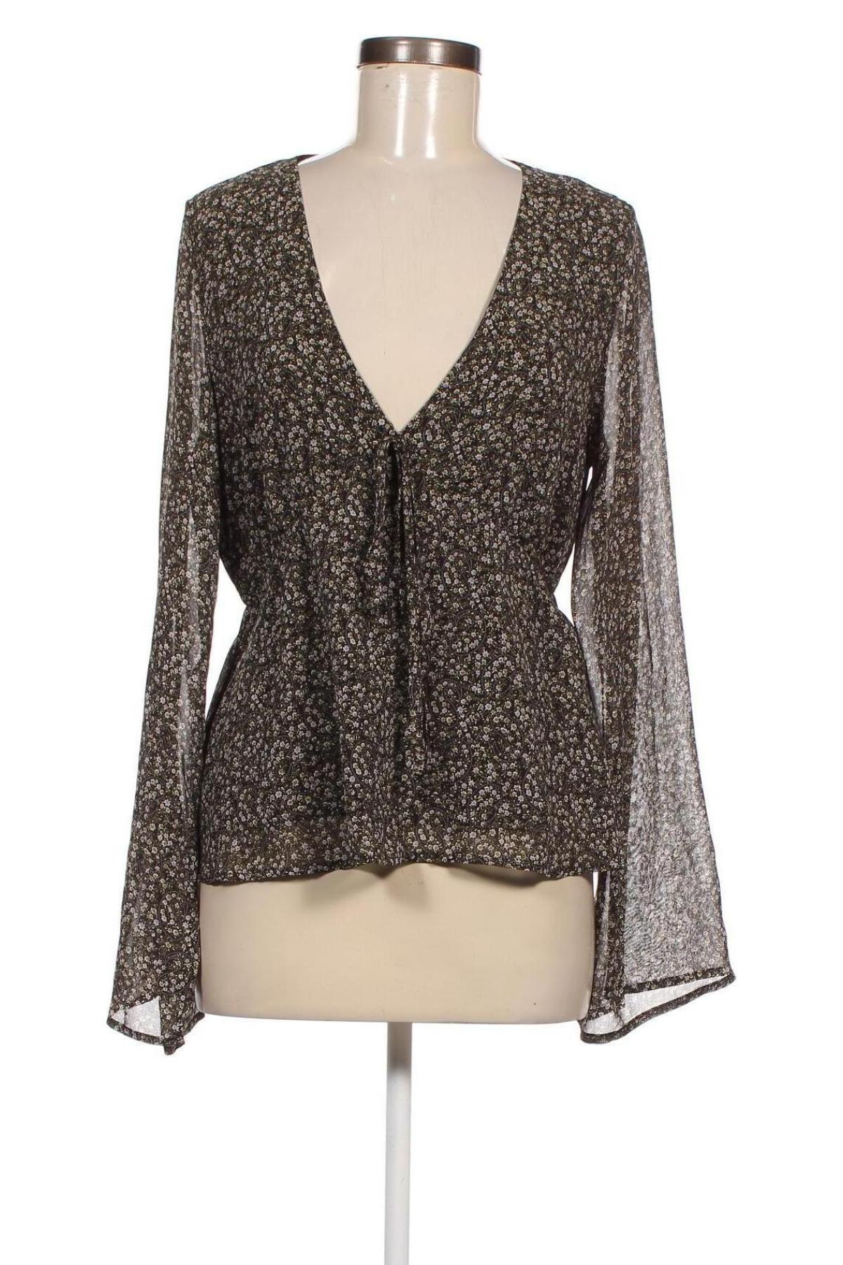 Дамска блуза In the style, Размер M, Цвят Многоцветен, Цена 4,75 лв.