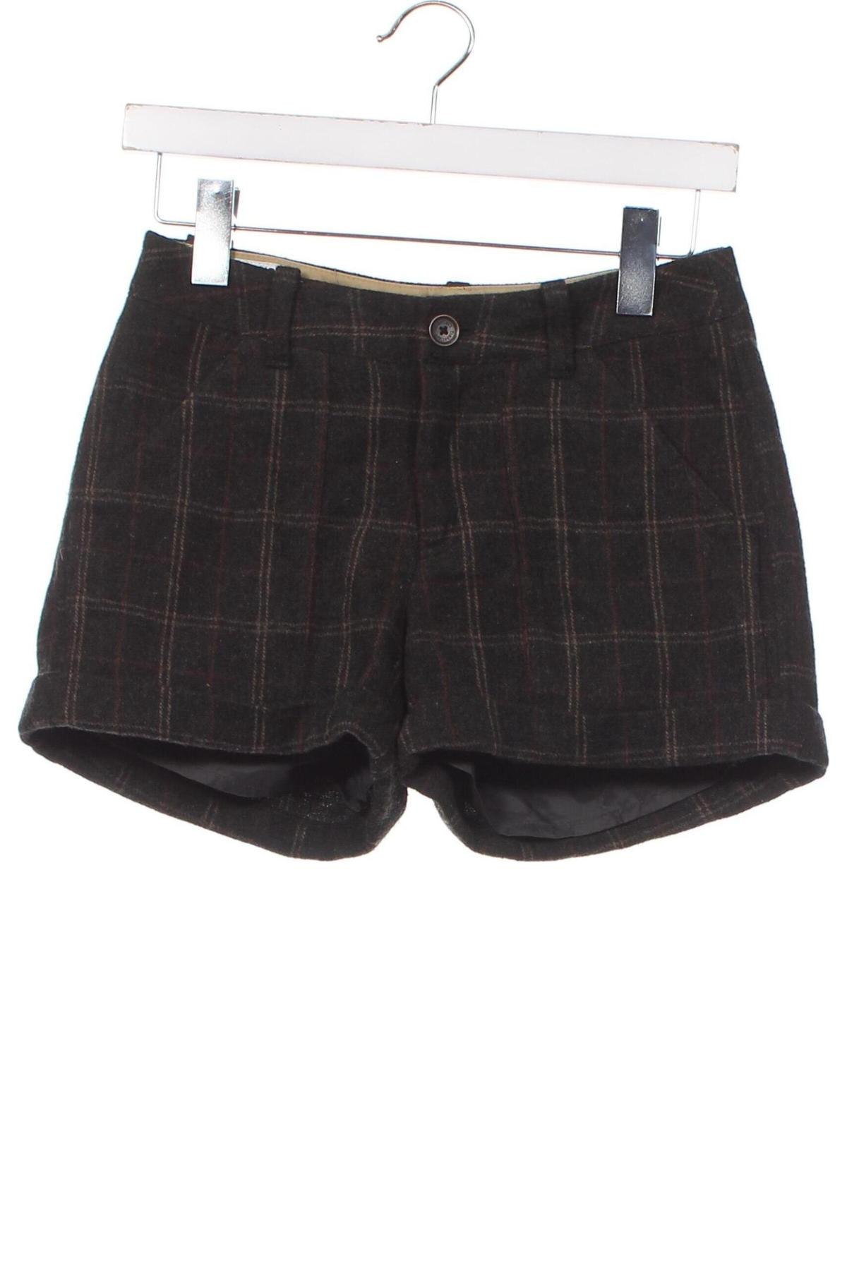 Дамски къс панталон Timberland, Размер S, Цвят Сив, Цена 50,10 лв.