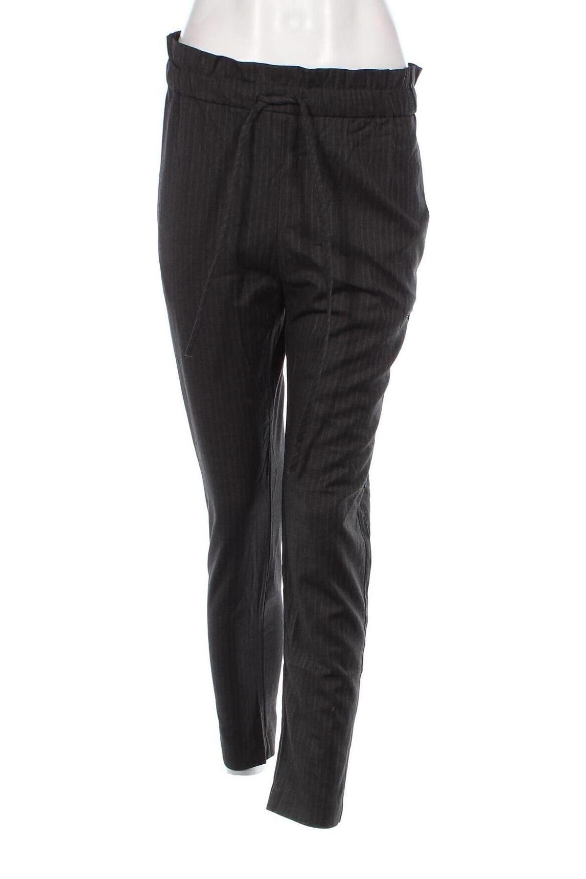 Дамски панталон Pull&Bear, Размер S, Цвят Сив, Цена 8,12 лв.