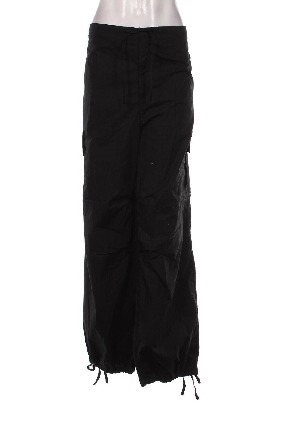 Дамски панталон Weekday, Размер M, Цвят Черен, Цена 82,00 лв.