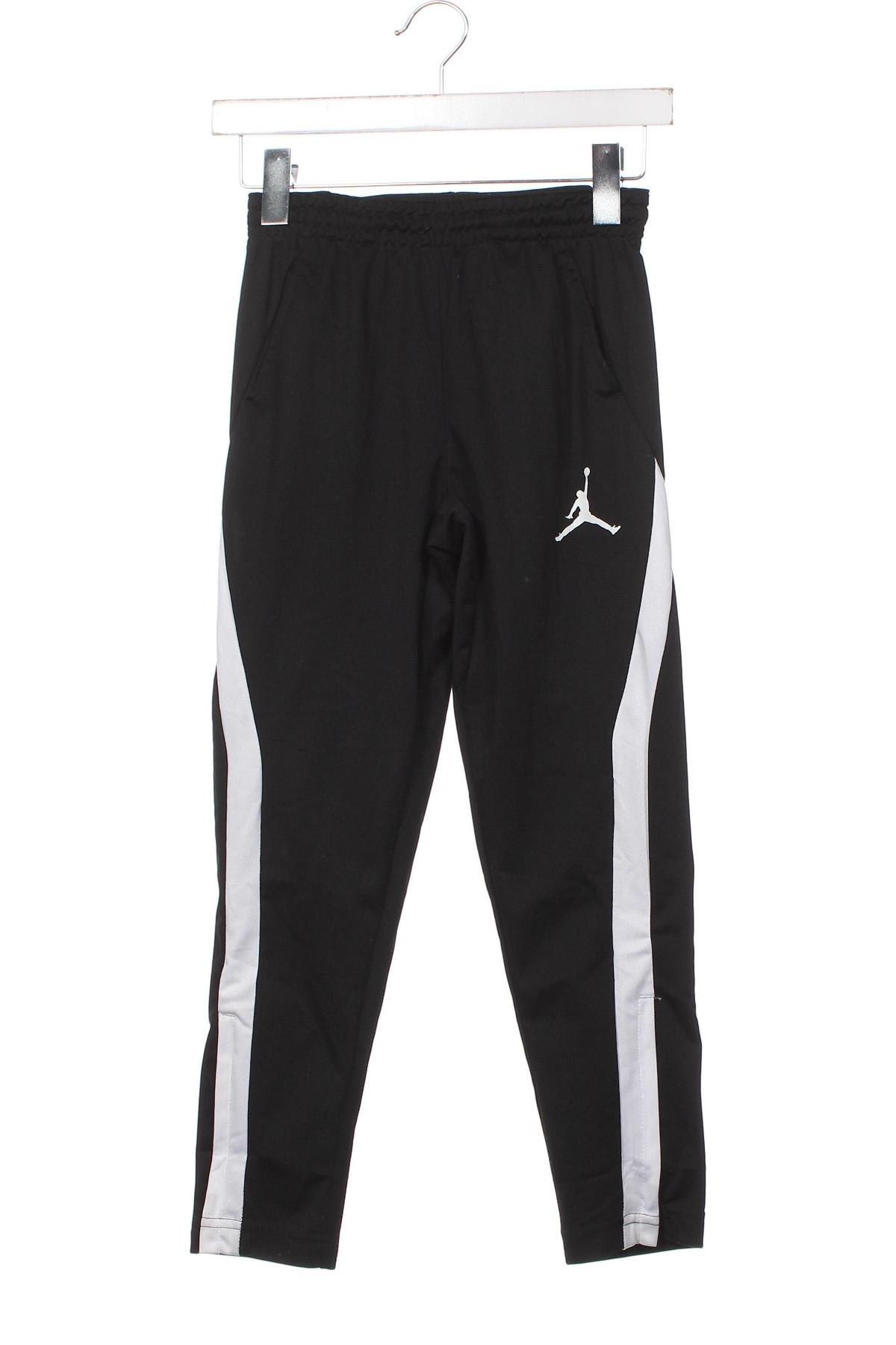 Детско спортно долнище Air Jordan Nike, Размер 7-8y/ 128-134 см, Цвят Черен, Цена 63,44 лв.