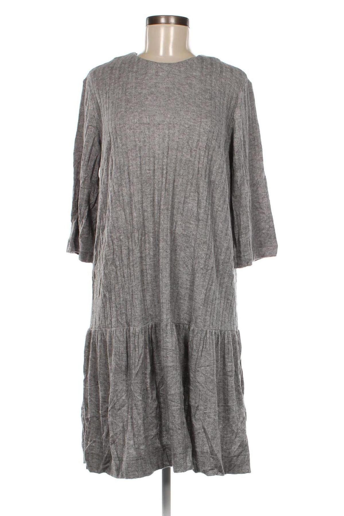 Kleid STI, Größe XL, Farbe Grau, Preis 9,46 €