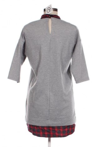 Damen Shirt Bershka, Größe S, Farbe Grau, Preis € 2,99