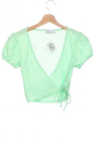 Damen Shirt Bershka, Größe XS, Farbe Grün, Preis 2,99 €