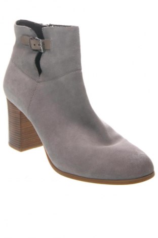 Botine de damă Cole Haan, Mărime 40, Culoare Gri, Preț 206,28 Lei