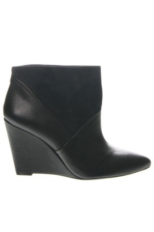 Botine de damă IKKS, Mărime 40, Culoare Negru, Preț 699,99 Lei