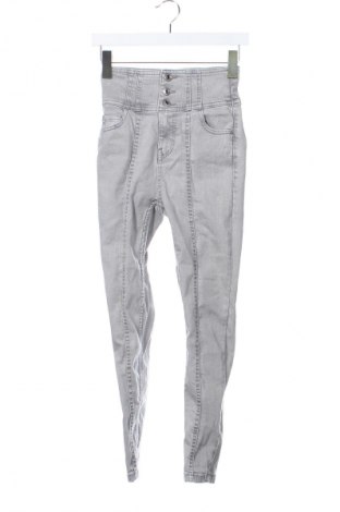 Damen Jeans Bershka, Größe XS, Farbe Grau, Preis 9,99 €