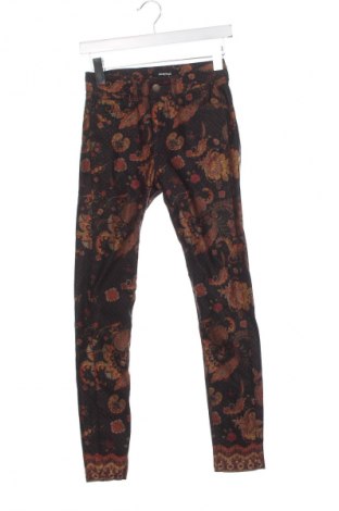 Pantaloni de femei Desigual, Mărime XS, Culoare Multicolor, Preț 150,99 Lei