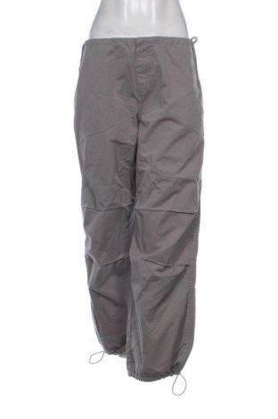 Damenhose Stradivarius, Größe S, Farbe Grau, Preis 12,99 €