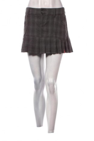 Rock Esprit, Größe L, Farbe Grau, Preis 6,99 €