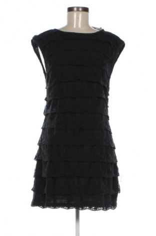 Kleid Ax Paris, Größe M, Farbe Schwarz, Preis 16,99 €