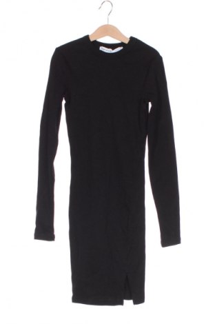 Sukienka Bershka, Rozmiar XS, Kolor Czarny, Cena 21,99 zł