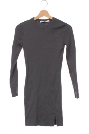 Kleid Bershka, Größe XS, Farbe Grau, Preis € 12,99