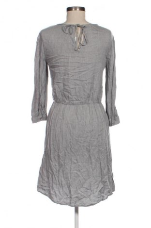 Kleid Esmara, Größe M, Farbe Grau, Preis 15,00 €