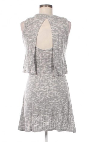 Kleid Topshop, Größe XS, Farbe Grau, Preis 31,99 €