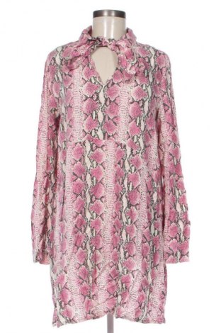 Kleid Wiya, Größe M, Farbe Mehrfarbig, Preis 15,99 €