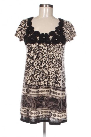 Kleid Yumi, Größe M, Farbe Mehrfarbig, Preis € 6,99