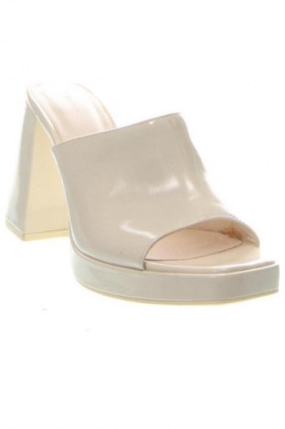 Pantolette Bershka, Größe 39, Farbe Beige, Preis € 37,40