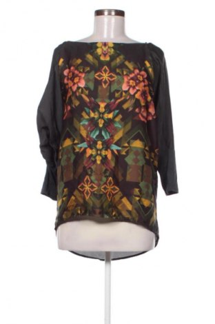 Дамска блуза Bershka, Размер M, Цвят Многоцветен, Цена 10,00 €