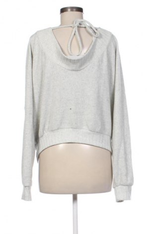 Dámská halenka Bershka, Velikost L, Barva Šedá, Cena  283,00 Kč