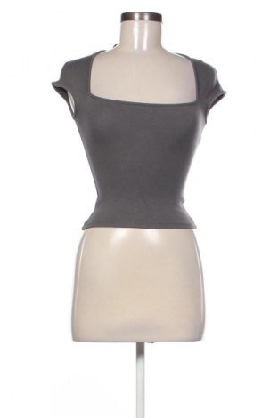 Дамска блуза H&M Divided, Размер XS, Цвят Сив, Цена 9,78 €