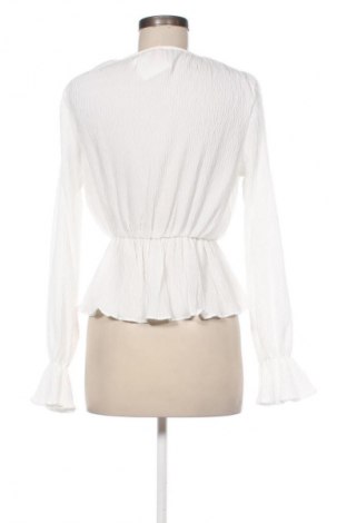 Дамска блуза Nelly, Размер M, Цвят Бял, Цена 17,35 €