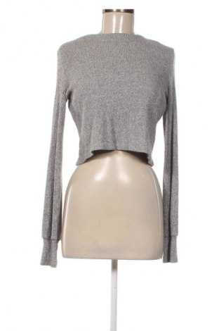 Damen Shirt Stradivarius, Größe S, Farbe Grau, Preis € 9,78