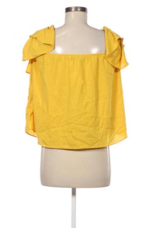 Damen Shirt Stradivarius, Größe S, Farbe Gelb, Preis 10,00 €