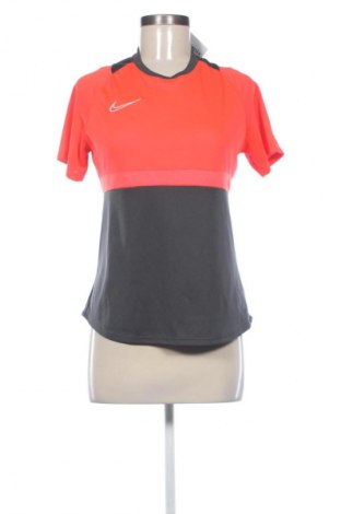 Női póló Nike, Méret S, Szín Sokszínű, Ár 5 785 Ft