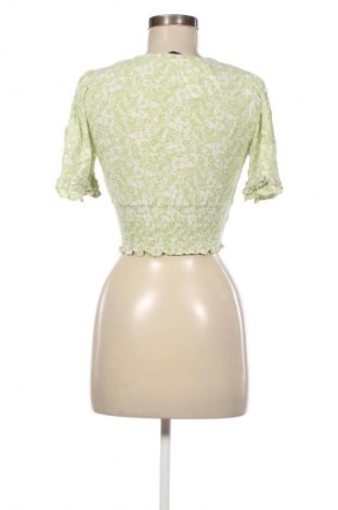 Дамска тениска Pull&Bear, Размер S, Цвят Многоцветен, Цена 5,11 €