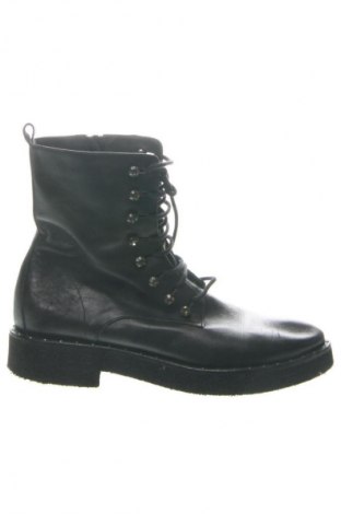 Damskie botki Bertoni, Rozmiar 38, Kolor Czarny, Cena 250,99 zł