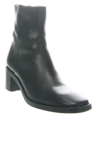 Damskie botki Calvin Klein, Rozmiar 40, Kolor Czarny, Cena 798,41 zł