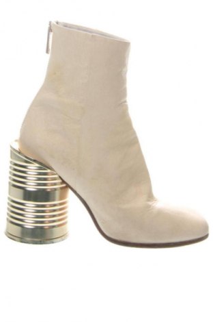 Дамски боти MM6 Maison Martin Margiela, Размер 37, Цвят Екрю, Цена 578,34 €