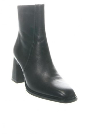 Női bokacsizma NEWD. Tamaris, Méret 38, Szín Fekete, Ár 67 749 Ft