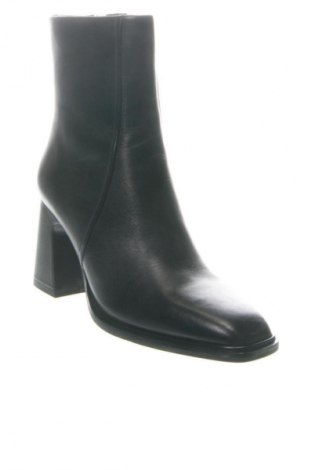 Dámské poltopánky NEWD. Tamaris, Veľkosť 38, Farba Čierna, Cena  163,95 €