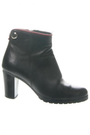 Dámské boty  Simen, Velikost 37, Barva Černá, Cena  3 118,00 Kč