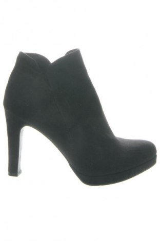 Damskie botki Tamaris, Rozmiar 38, Kolor Czarny, Cena 111,99 zł