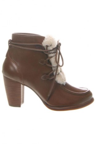 Dámské poltopánky UGG Australia, Veľkosť 36, Farba Hnedá, Cena  167,77 €