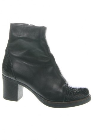 Γυναικεία μποτάκια Unbranded, Μέγεθος 35, Χρώμα Πολύχρωμο, Τιμή 51,60 €