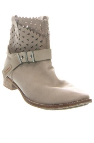 Дамски боти Unbranded, Размер 40, Цвят Бежов, Цена 52,00 €
