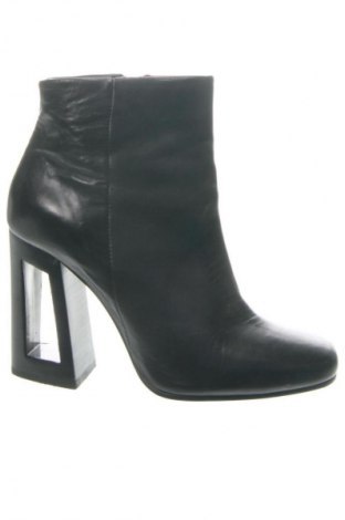 Γυναικεία μποτάκια Vic Matié, Μέγεθος 39, Χρώμα Μαύρο, Τιμή 214,00 €